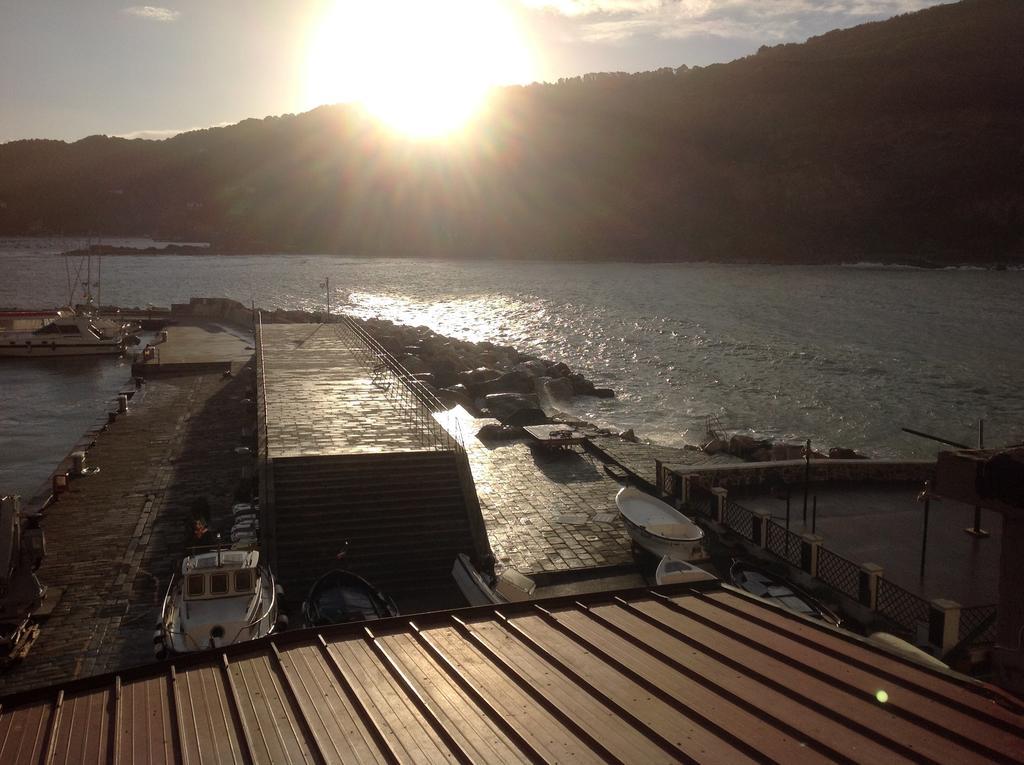 Affittacamere La Lanterna Porto Venere Extérieur photo